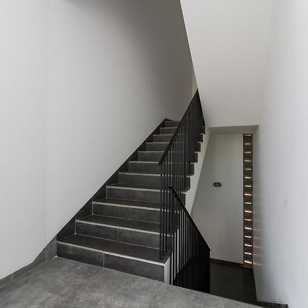 Reddoorz Plus Near Perbanas Jakarta Bagian luar foto